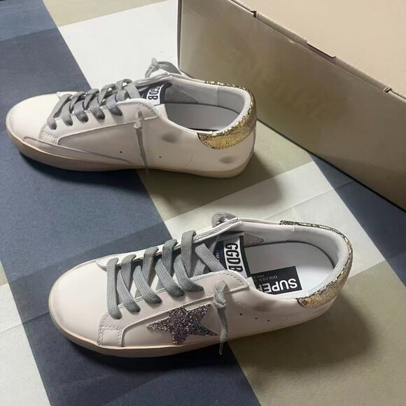 Golden Goose Sneakers White Sneakers - Picture 2 of 8